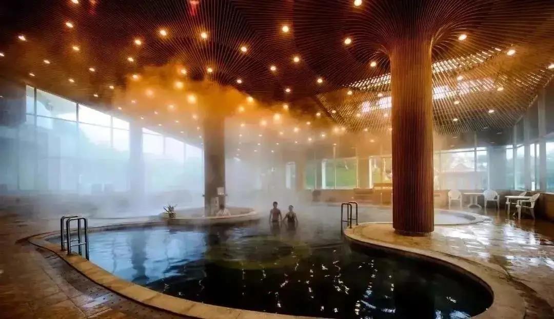水雾大、湿度高、能耗高的冬季室内温泉池，我建议你这样做